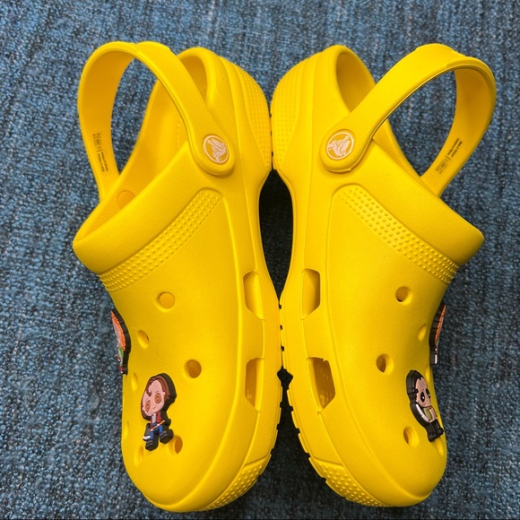 Crocs Classic Slip On Clogs in Yellow with Halloween Shoe Charms - Picture 3 of 7